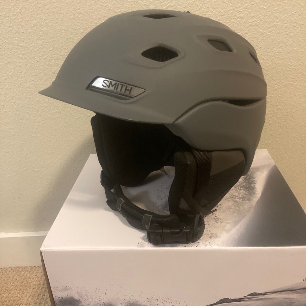 New 2020 Smith Vantage MIPS ski helmet